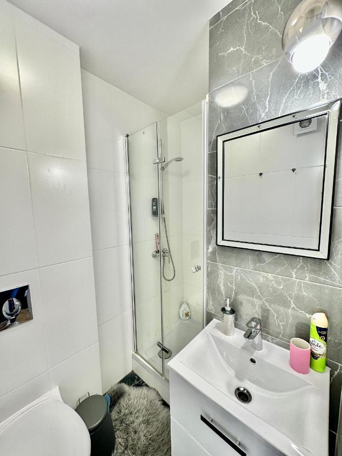 Apartmán Platinum Metro X2 Wifi 350 Mbs Netflix Hbo Appletv Varšava Exteriér fotografie